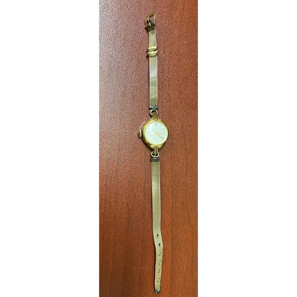 Vintage Wind Timex Ladys Watch Not Working with Gold Filled Band - Picture 1 of 5